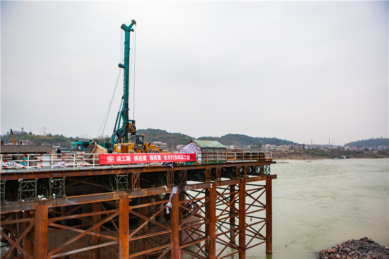 水下钻孔80米，k豆钱包智能旋挖钻机震撼施工排场