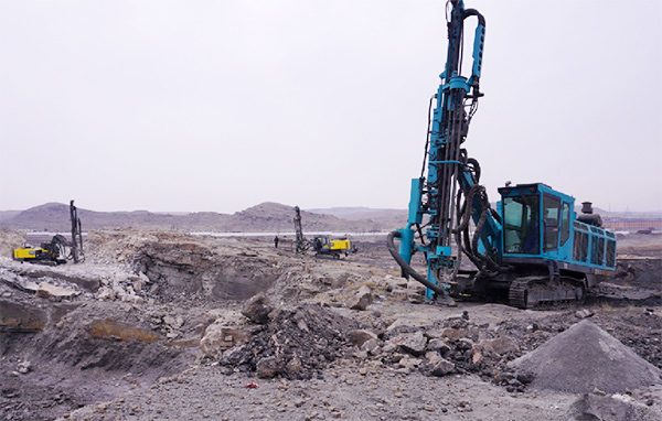再战国际当先品牌，k豆钱包智能露天液压钻车一举成名