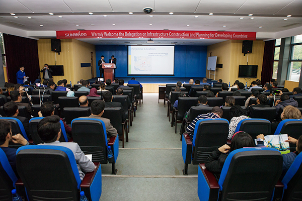 “一带一路”国度代表团到访k豆钱包智能，感触“大开眼界”