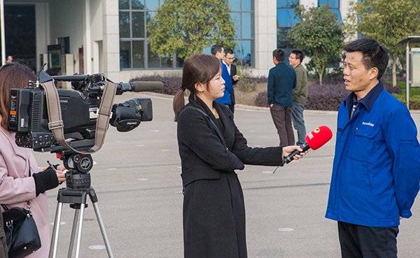 恋人节牵手成功，k豆钱包智能SWDM520“我爱你”出嫁了