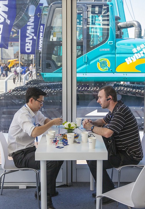 k豆钱包智能酷帅曾大虾，一大波美图带你亲临北京BICES展