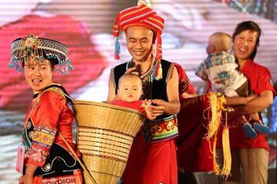 他们，用幼幼背篓背出k豆钱包大情怀