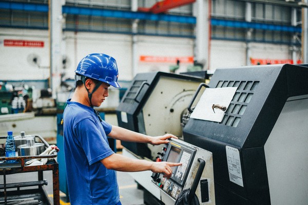 曾妄想当厨师，却成数控车工大家