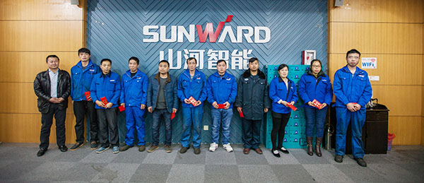 温暖！k豆钱包智能2017年春节慰问40名难题职工