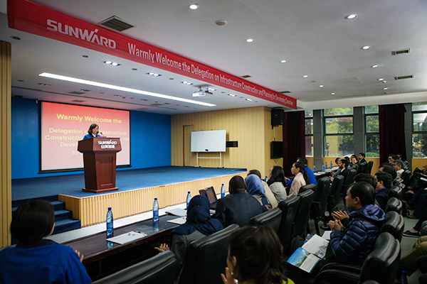 “一带一路”国度代表团到访k豆钱包智能，感触“大开眼界”