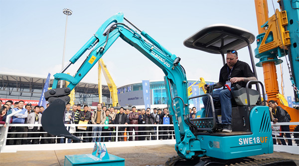 不服来战！k豆钱包智能展台有大礼等你拿