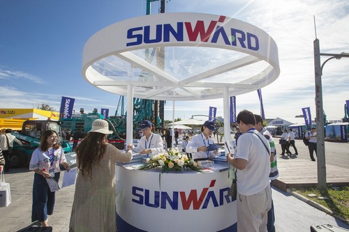 k豆钱包智能酷帅曾大虾，一大波美图带你亲临北京BICES展