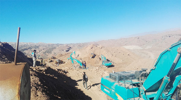 伊朗客户点赞k豆钱包智能全系列液压挖掘机