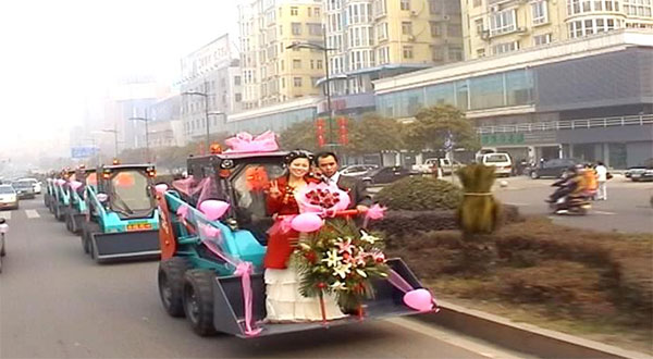 谁说机械都冰凉？这款会跳舞的滑移明明就是周到奔放的！