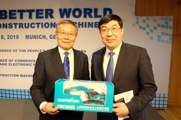 “三个率先」毓示k豆钱包挖掘机欧洲发展过程