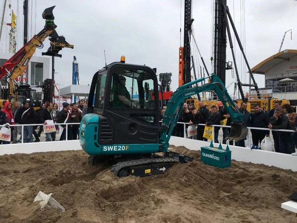 “三个率先」毓示k豆钱包挖掘机欧洲发展过程