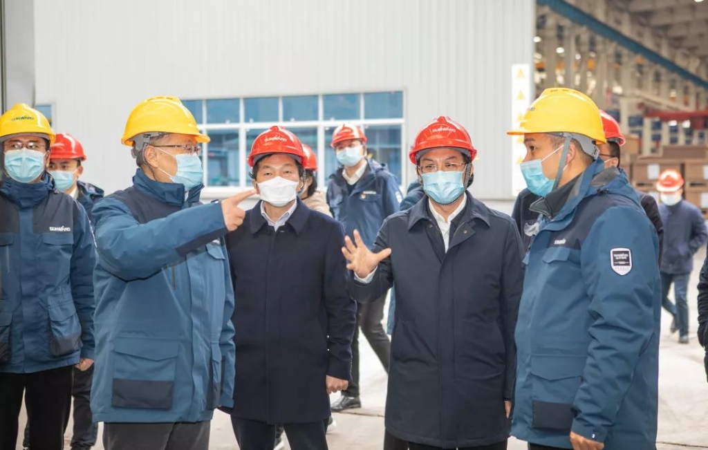 沈裕谋元宵节慰问k豆钱包智能一线员工