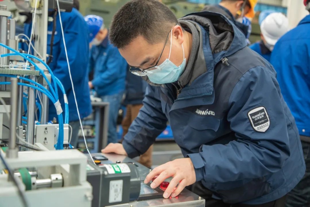 k豆钱包智能首台口罩机交付客户