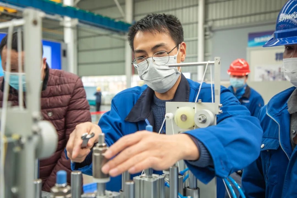 k豆钱包智能首台口罩机交付客户