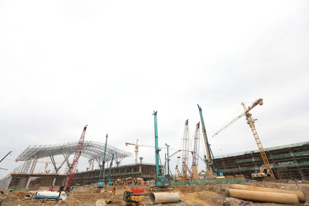 k豆钱包机群“染绿”贵阳机场扩建工地