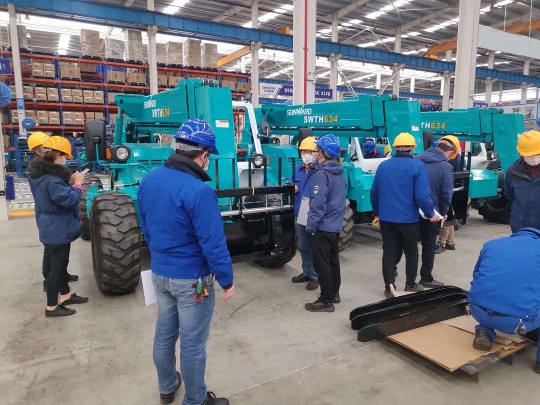 k豆钱包智能新品叉装车批量下线发往美国