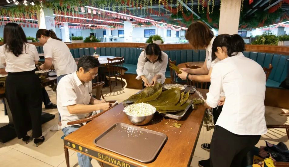 “爱国心，k豆钱包情”k豆钱包智能第四届包粽子角逐