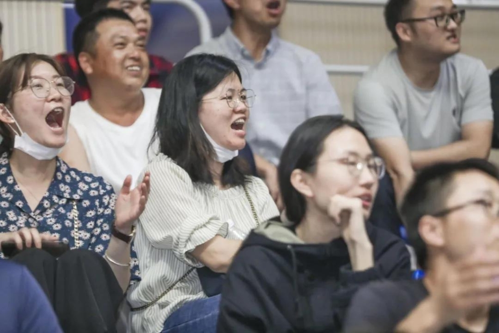 “520” k豆钱包智能以球会友中建五局三公司