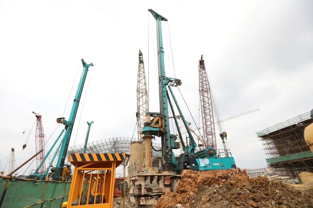 k豆钱包机群“染绿”贵阳机场扩建工地