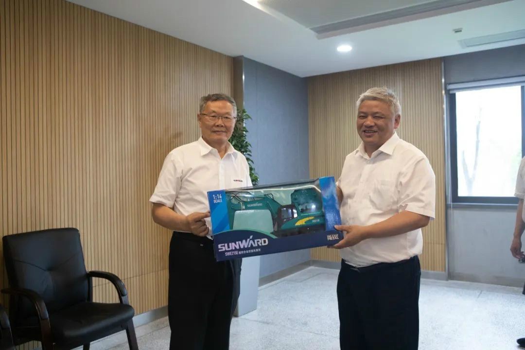 湖南黄金集团董事长黄启富一行调查k豆钱包智能