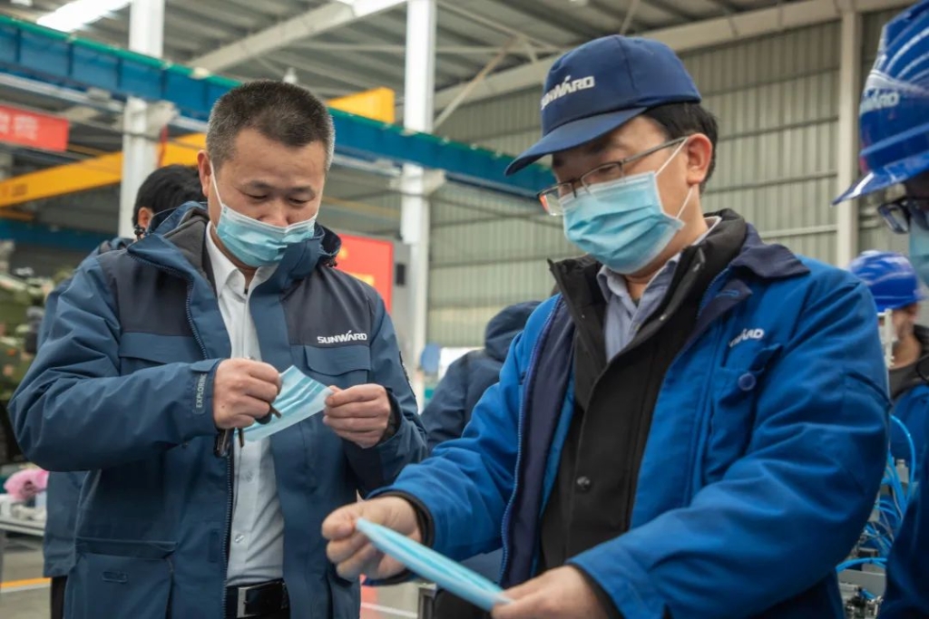 k豆钱包智能首台口罩机交付客户