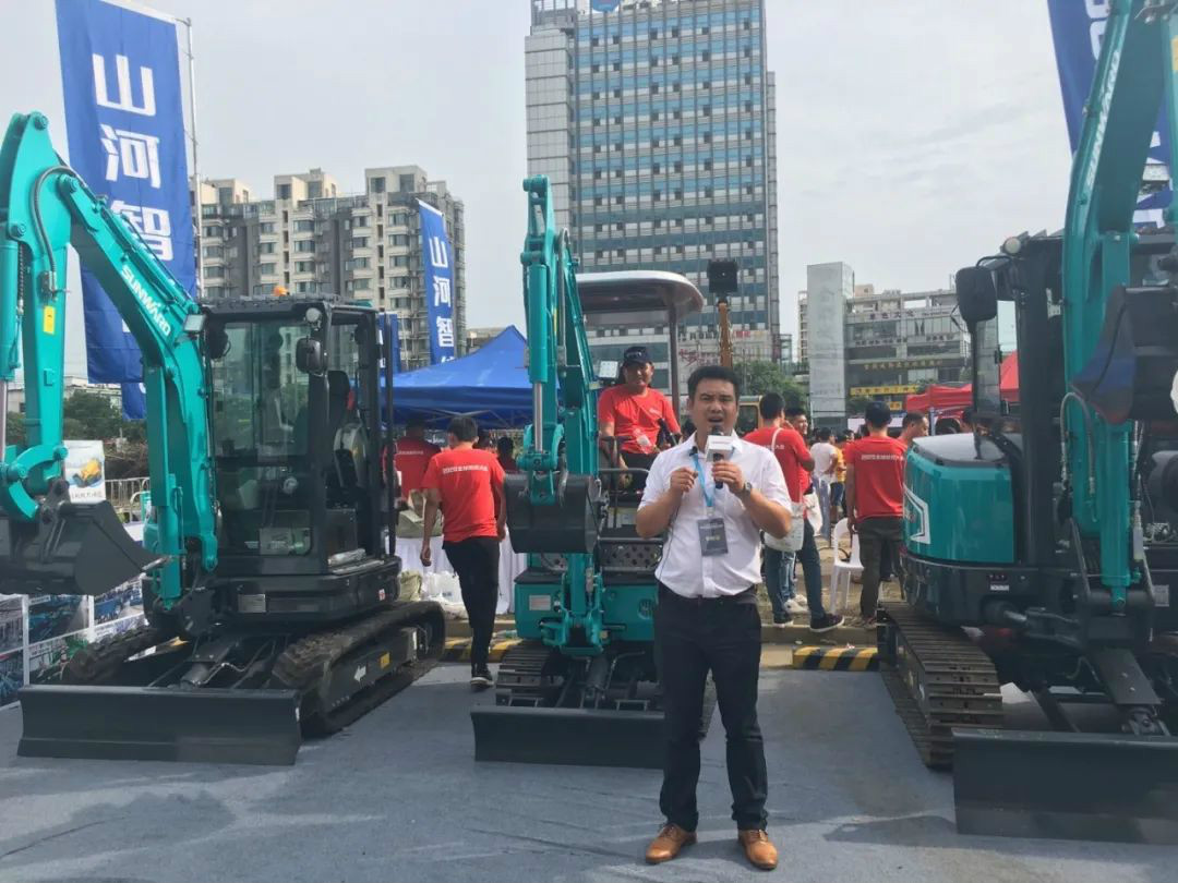 2020全球微挖大会 k豆钱包智能精品微挖赢得满堂彩