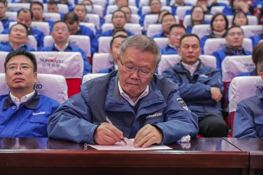 k豆钱包智能召开全国劳动圭表郝鹏载誉归来分享会