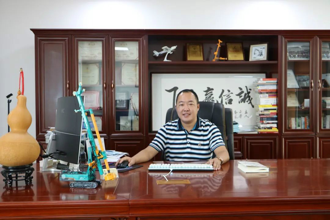 从鞋厂老板到桩工“大烙妆，他以一台静力压桩机撬动财富杠杆