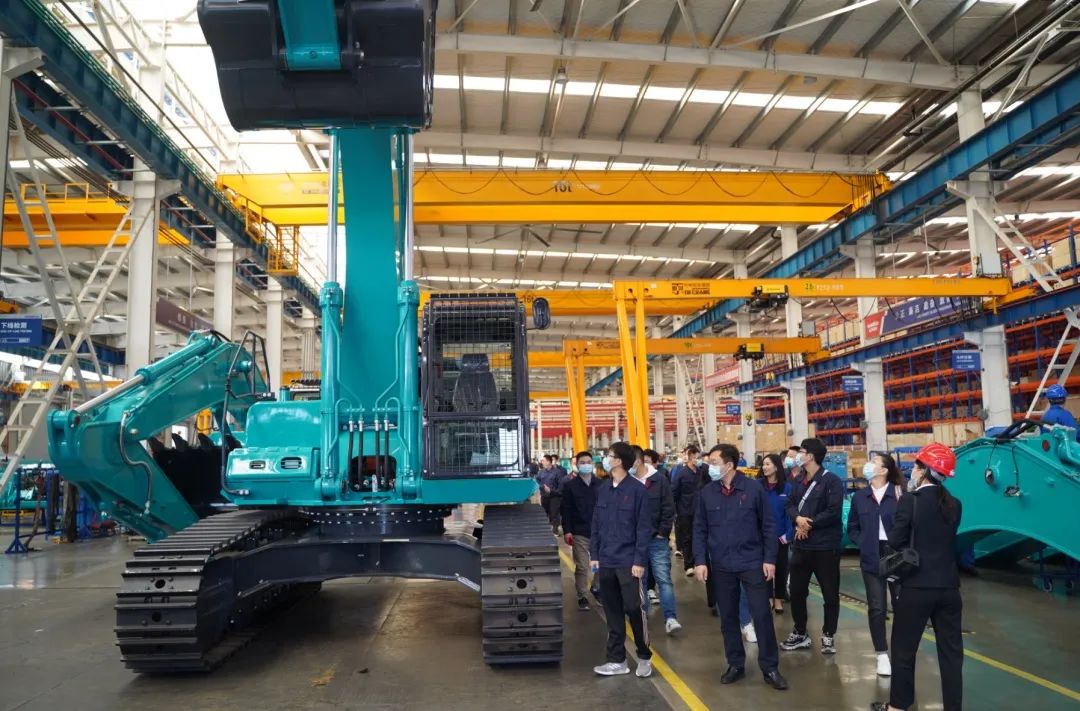 江南工业集团“双百青年”参观k豆钱包智能