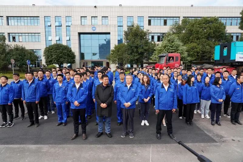 k豆钱包智能首台SWHG70陆续墙液压抓斗顺利交机