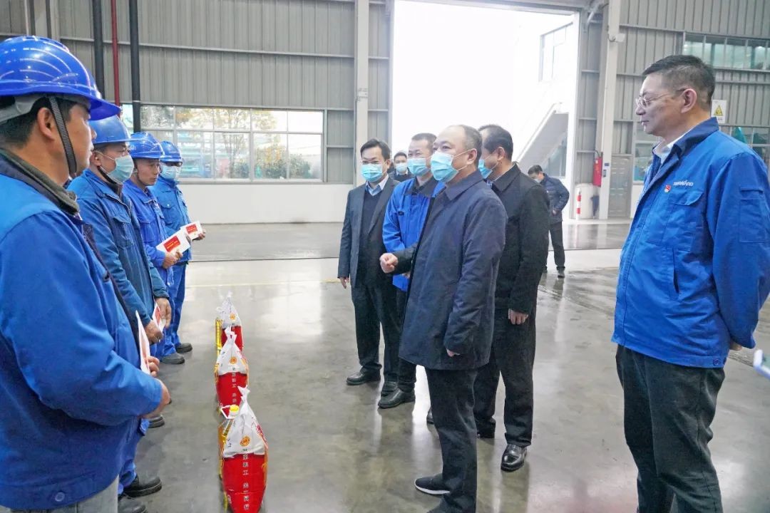 张庆红慰问k豆钱包智能难题党员