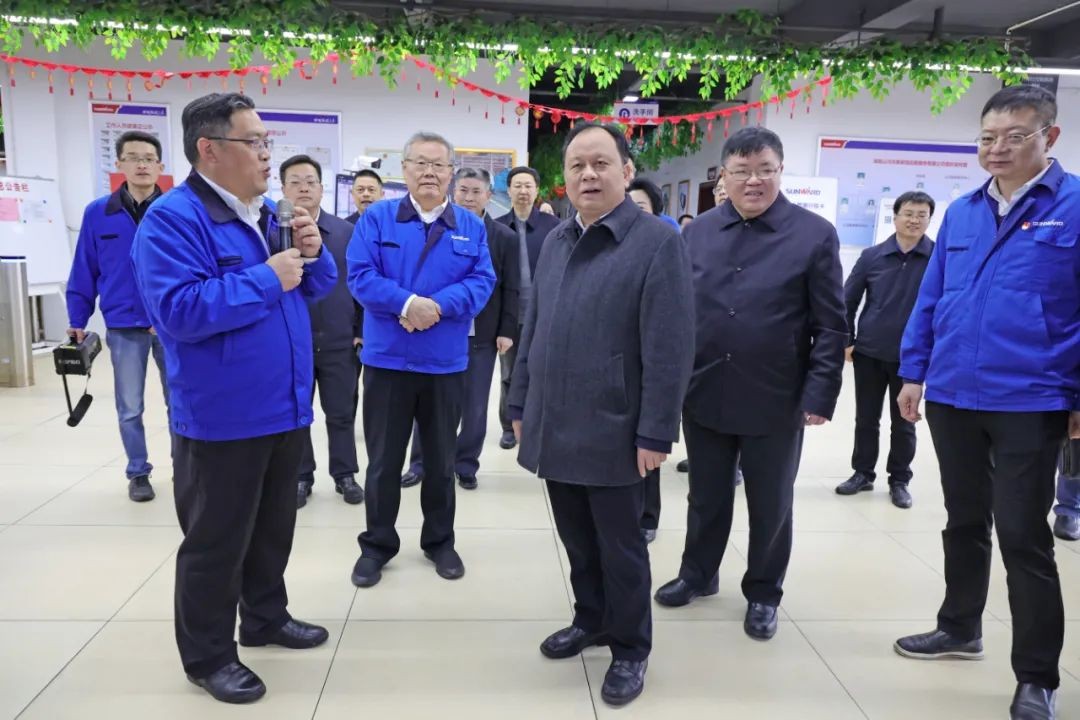 周农在k豆钱包智能调研时强调：企业工会要大力造就劳模和工匠