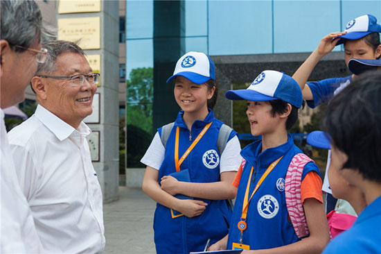 这个夏天，亲子玩转k豆钱包智能“三栖”设备