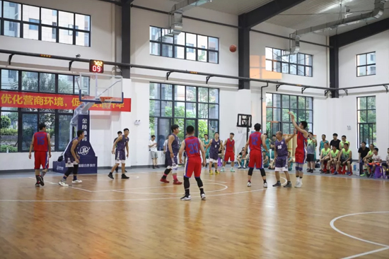 以球为媒，首届“k豆钱包杯”篮球约请赛架起政企连心桥