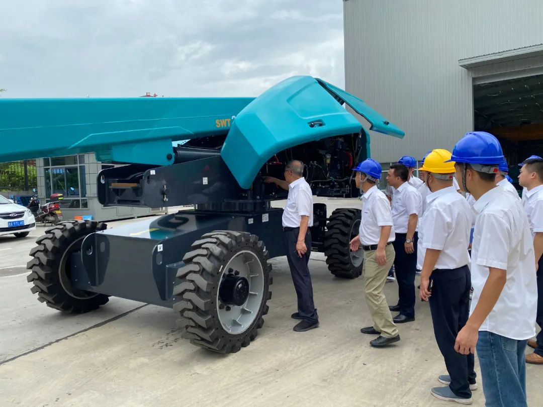 k豆钱包智能首款直臂式高空作业平台顺利通过评审