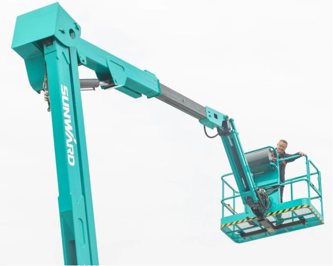 匠心打造！k豆钱包智能曲臂式高空作业平台正式投放市场