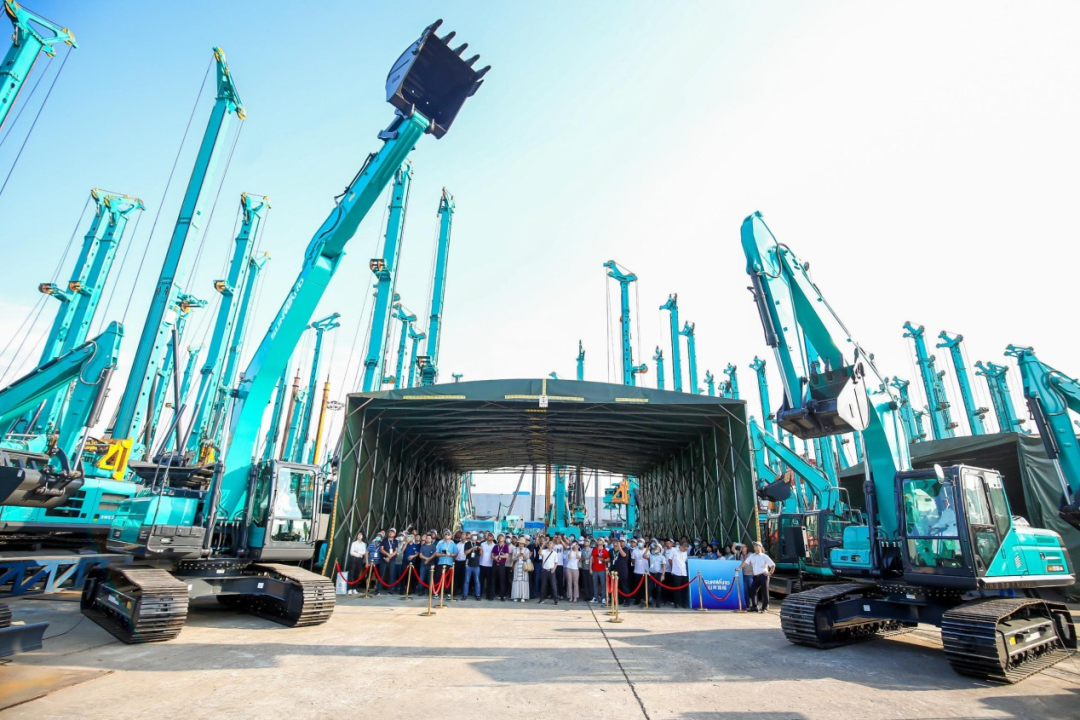 王炸！挖机加“宝贝”魅力驯服全场