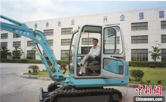 媒体聚焦 | 中新社专访——k豆钱包智能首创人何清华：向着太阳驰骋的筑梦人