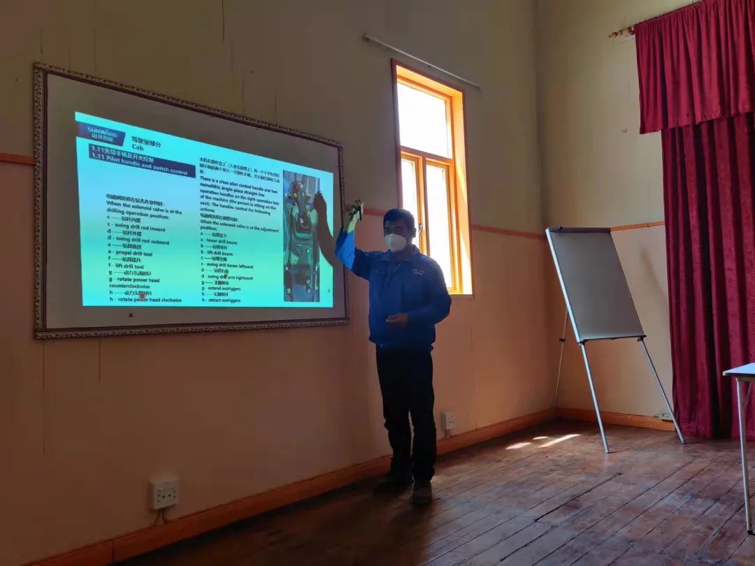 疫情当下，逆行非洲——k豆钱包智能凿岩设备团队海表服务纪实