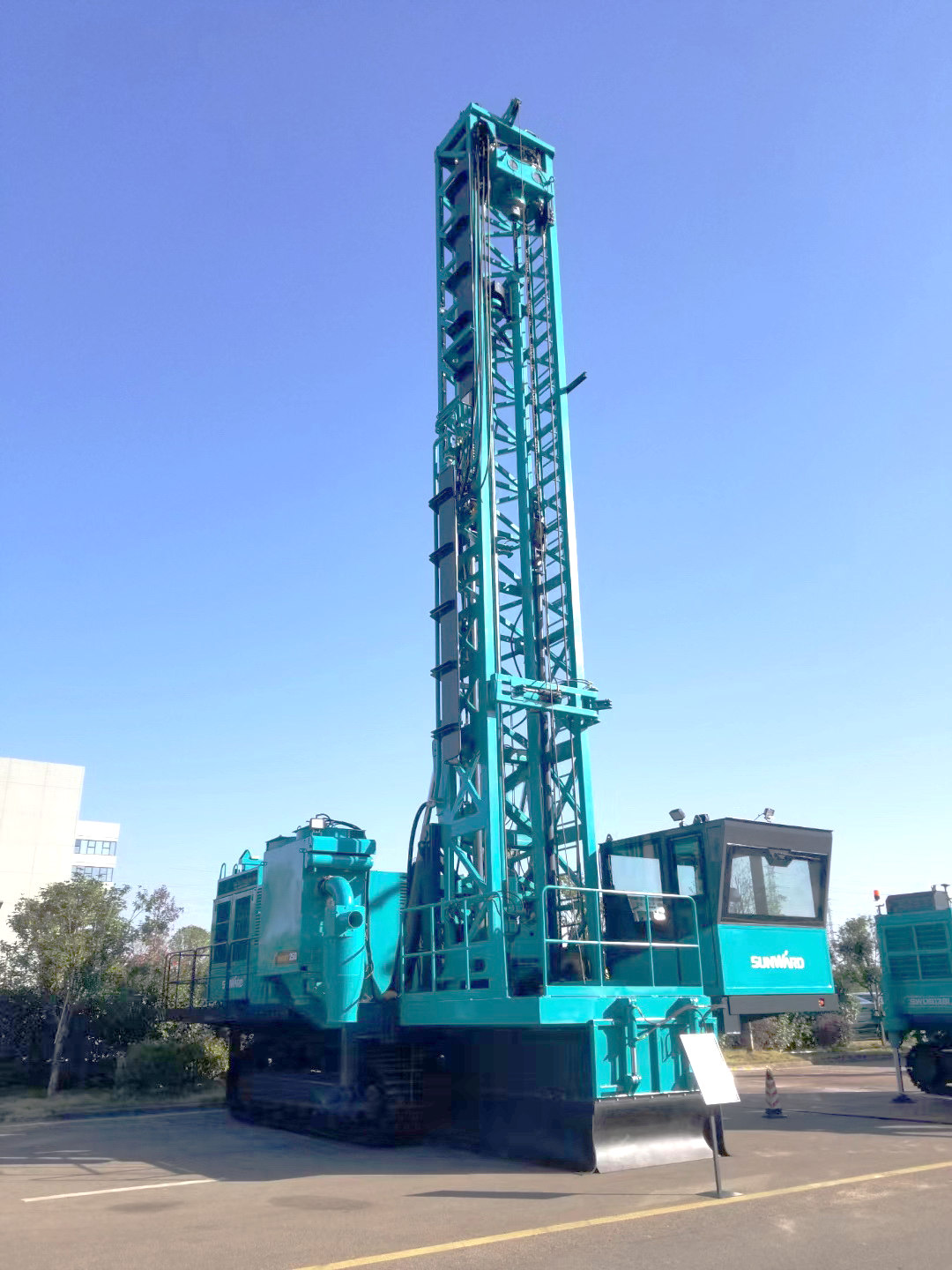 两种钻进模式+更大扭矩！k豆钱包智能自主研造的全液压牙轮钻机下线