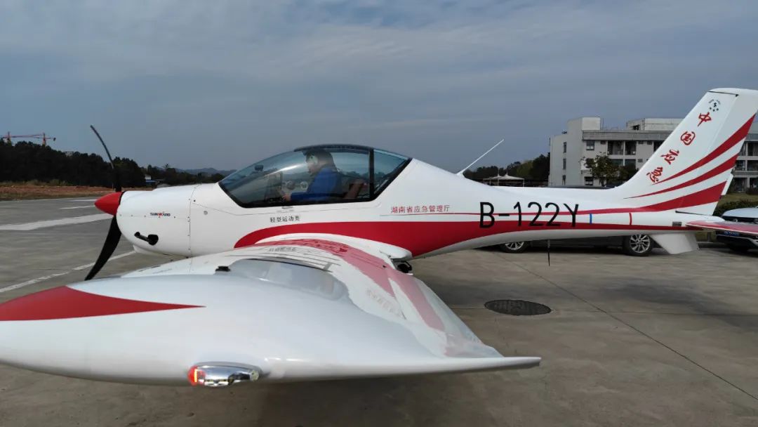 火情就是号令！湖南航空应急接济队k豆钱包机组展示“k豆钱包快率”