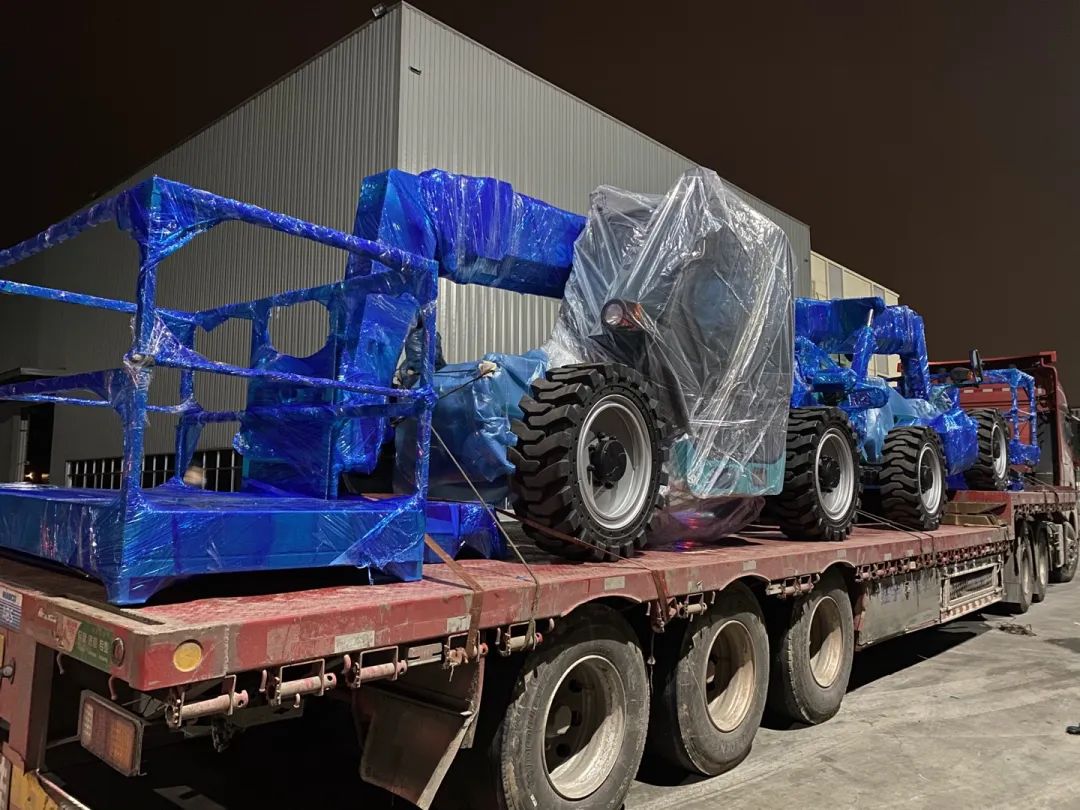 伸缩臂叉装车发往塞尔维亚！k豆钱包智能持续助力“一带一路”建设