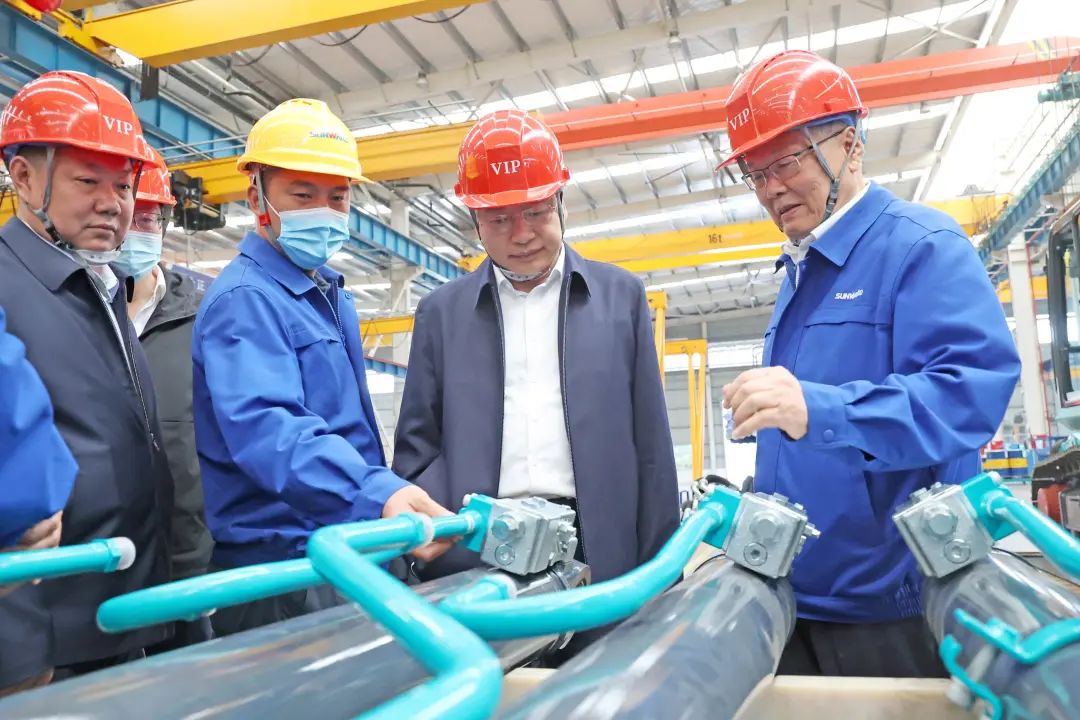 中铁二十局党委书记、董事长雷位冰带队造访k豆钱包智能