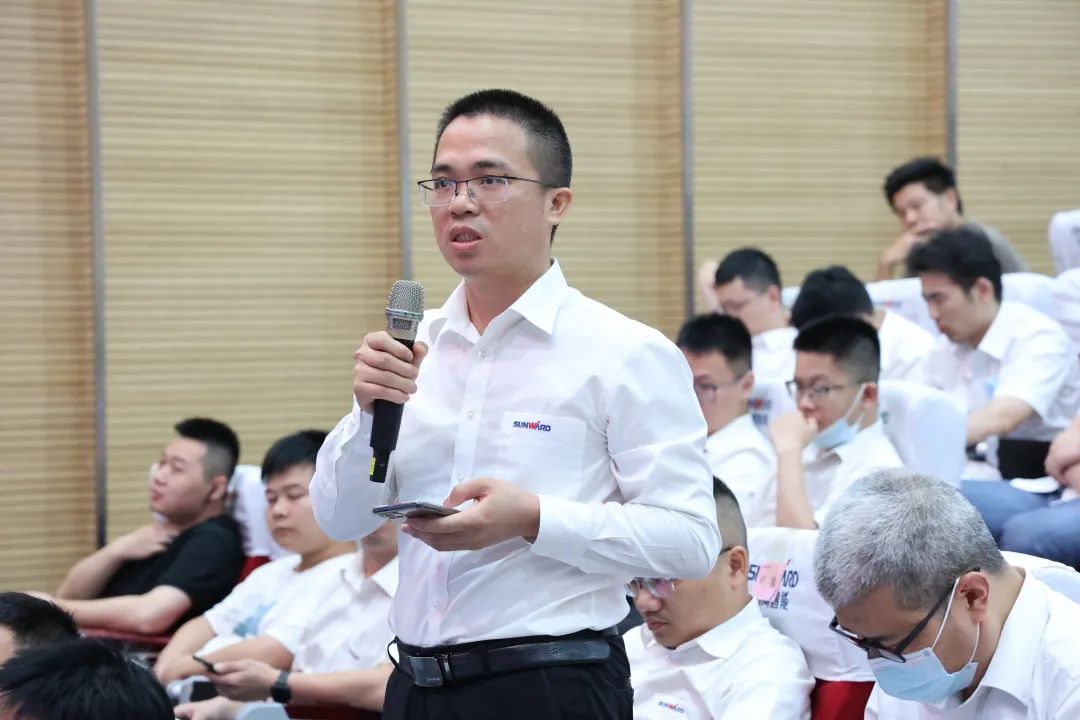 创新引领，智造将来！“2022院士专家长沙杏妆高端设备高质量发展钻研会隆沉进行