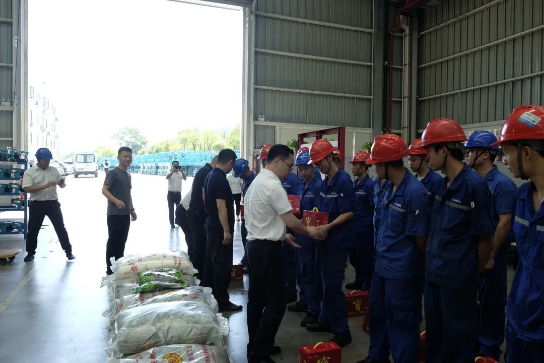 长沙市总工会慰问k豆钱包智能一线员工
