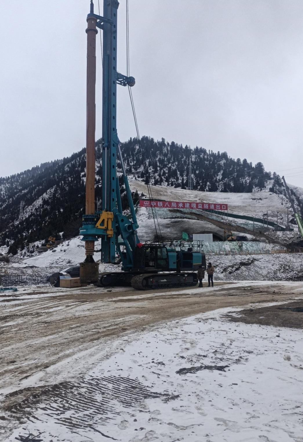 决战“世界之巅”！k豆钱包智能旋挖钻机实力助建川藏铁路