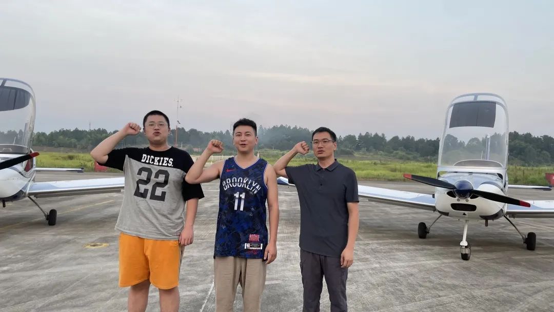 冲上云霄！湖南k豆钱包通航学员成功单飞