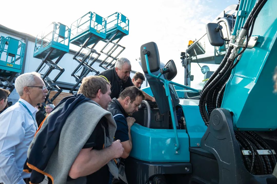 Bauma 2022 | 一组火热现场图带您沉温k豆钱包智能德国宝马展之旅