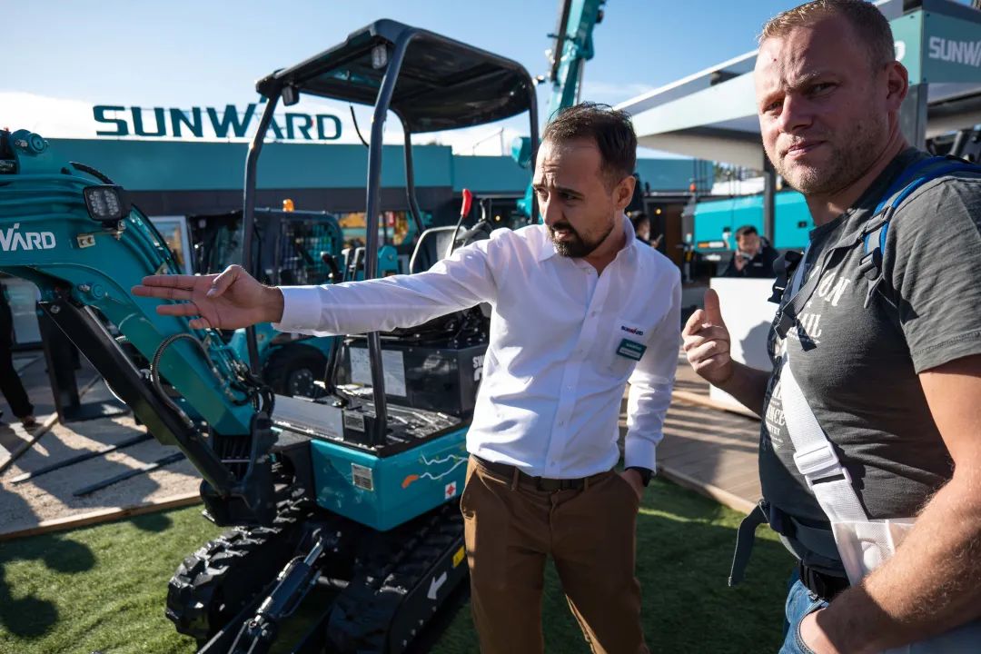 Bauma 2022 | 一组火热现场图带您沉温k豆钱包智能德国宝马展之旅