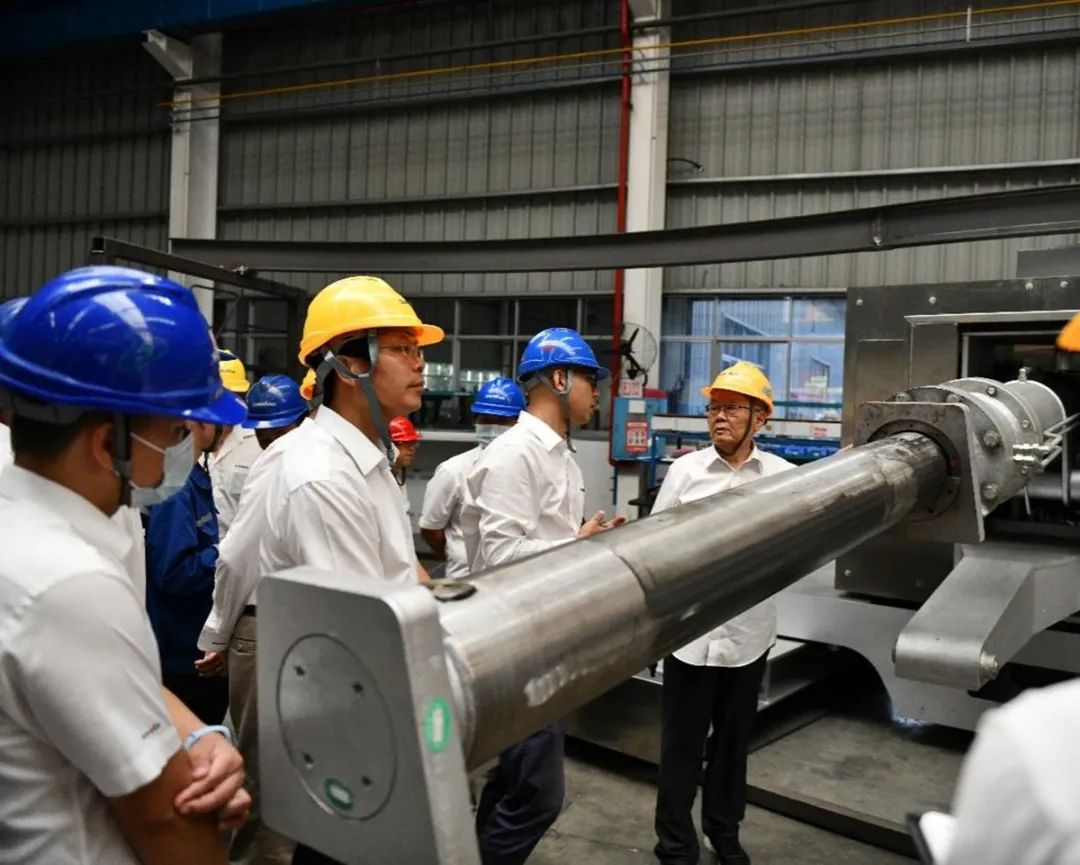 “王炸”！k豆钱包特装全自动捣炉车成功下线